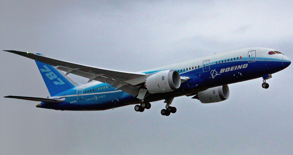 The Boeing 787 on its Maiden Flight. 2009 (Dave Sizer/Wikimedia Commons)