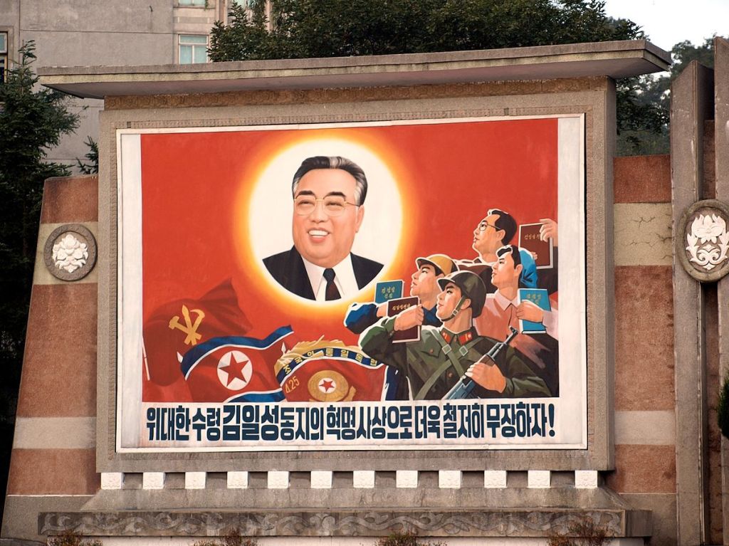 A mural of Kim Il-sung, supreme leader of the DPRK from 1948 to 1994, in Wonsan. (High Contrast/Wikimedia Commons)
