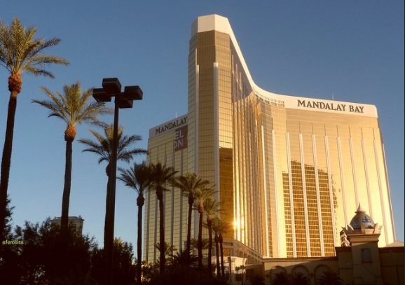 The Mandalay Bay Hotel where Stephen Paddock unleashed his attack on innocent civilians (Ferreira 2012/ Flickr Creative Commons)